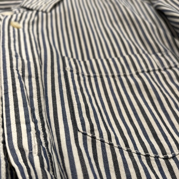 Mens Old Navy button up - Picture 3 of 4